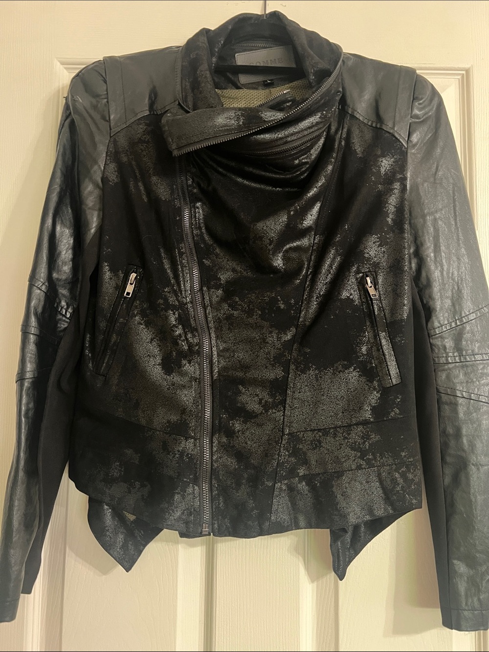 Comme Women's Black Faux Leather Asymmetric Zip Jacket